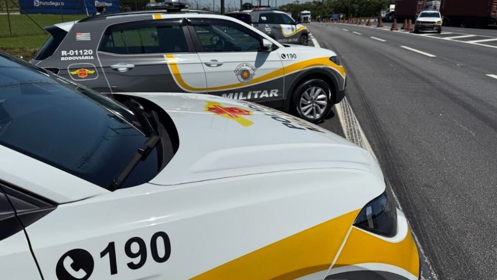 Motociclista é preso com 1 kg de maconha após fugir de abordagem na Rodovia dos Imigrantes