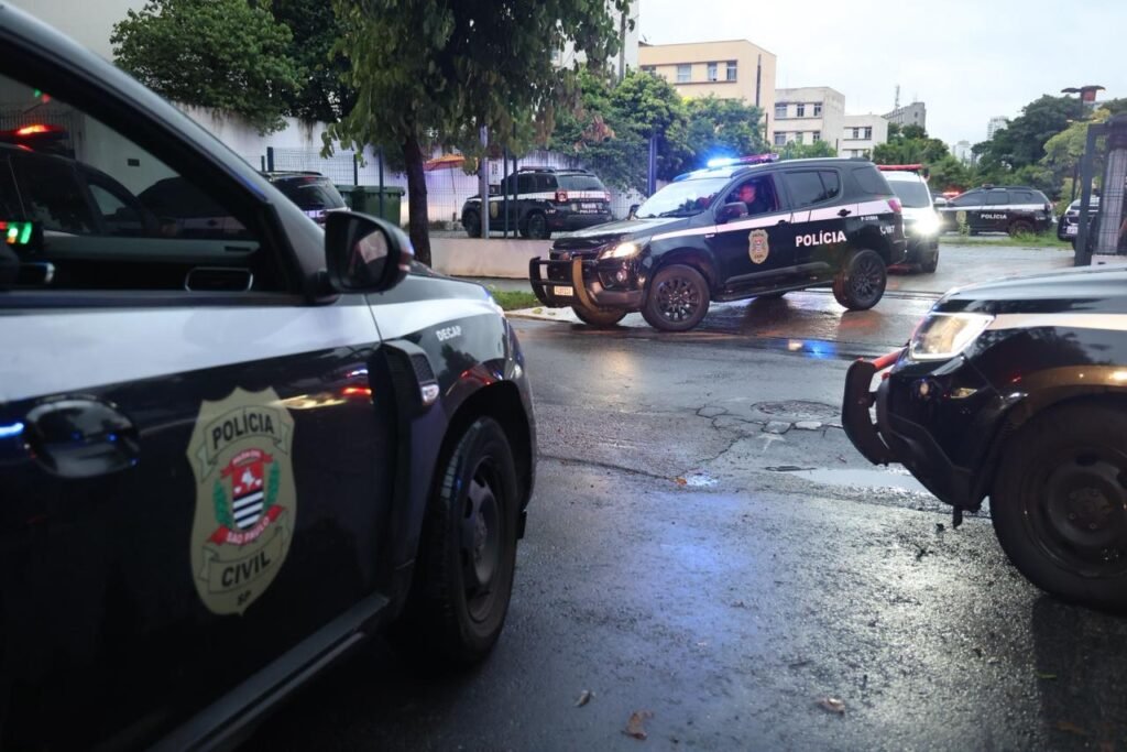 Operação da Polícia Civil prende cinco investigados por infiltração do crime organizado no transporte coletivo de SP