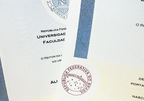 Diplomas de graduação da USP passam a ser emitidos apenas em formato digital