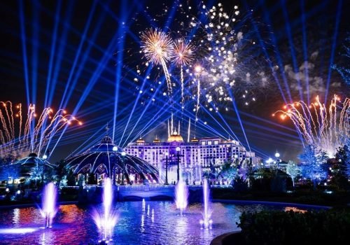 O evento será realizado das 21h à meia-noite, mas os visitantes poderão entrar no parque a partir das 19h, aproveitando também o novo espetáculo noturno Universal Celestial Goodnight