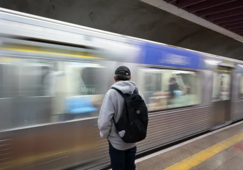As companhias mantêm a oferta de transporte público com frota e intervalos equivalentes a de um dia útil  Foto: Divulgação/Governo de SP