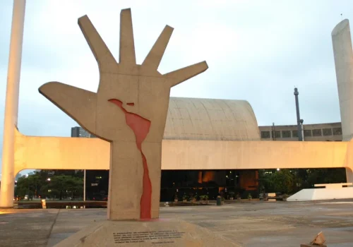 Fábricas de Cultura levam coletivo à exposição de Día de Muertos no Memorial da América Latina